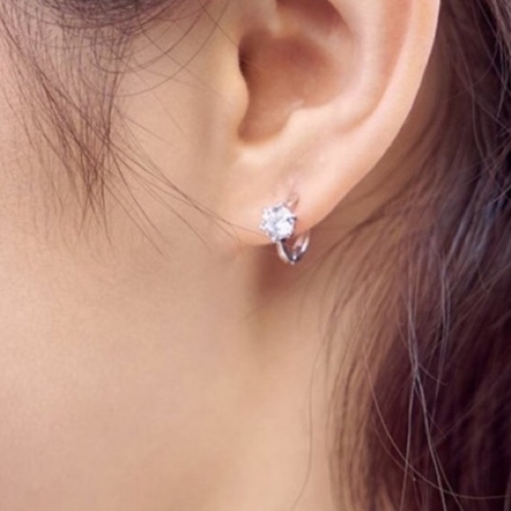 NWOT sterling silver classic earrings - Picture 3 of 3